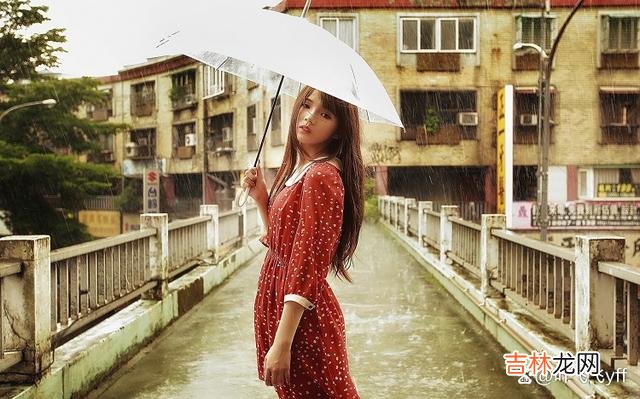 巴尔扎克说：“既然失恋 一个女人对你绝情的样子，不是纠缠不休，而是这样对你