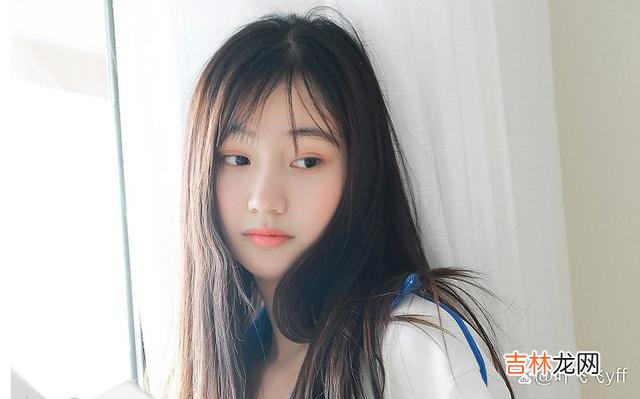 作家左拉说：“吻是一个向嘴诉说代替了向耳朵倾吐的秘密。|女人有多爱你，看她接吻时的这三个小动作，大概就有底了