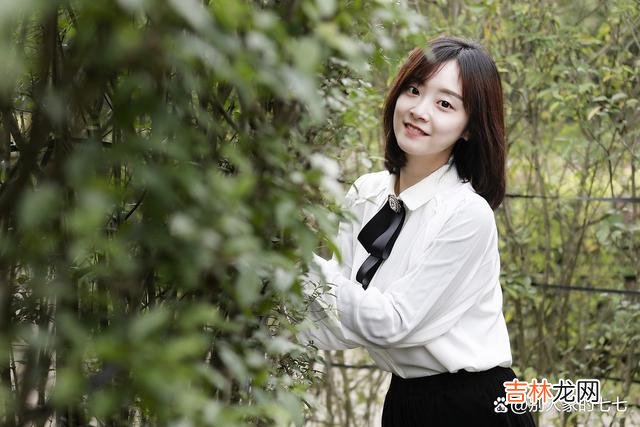 1/张小娴曾经写过这么一段话：好好爱他 有一种女人，年龄再大，也有桃花运