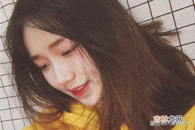 /1/记得李宫俊在《李宫俊的诗》里面说过这么一句话：当你迟回复我时 试想一下，男人跟女人总是这样聊天，女人肯定会对你“日久生情“