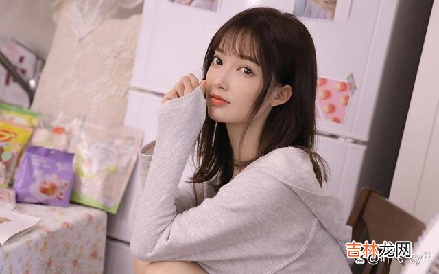 雨果说:“真爱的第一个征兆 女人若是真正动了情,就会有明显的反应,会向你传达爱意