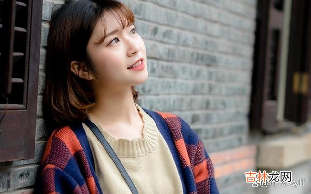 01如果留心观察 有些剩女之所以不着急结婚,多半有一个退路:找个老实男人嫁了