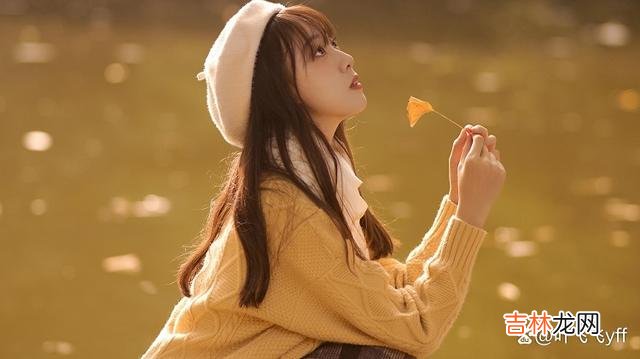 一个女人渴望和你产生“亲密感情”的信号,无非是以下三个