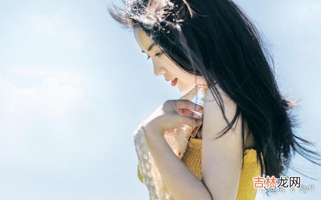 有人曾经问我：“女人到底最在意男人的什么条件？”可能 在感情里，女人真正在意的，不是男人的钱，而是这三个硬性条件