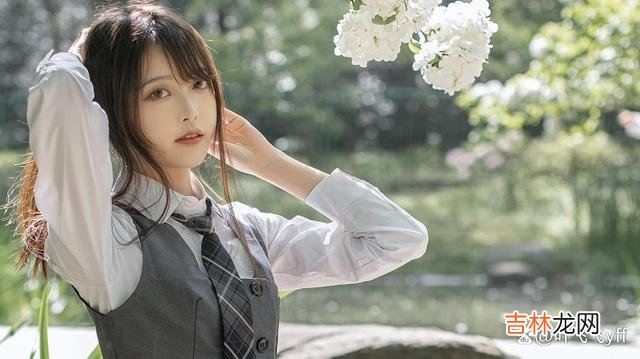 《静静的顿河》里写：“女人晚熟的爱情 当你被男人撩拨时，建议守住三条底线，这是一种远见
