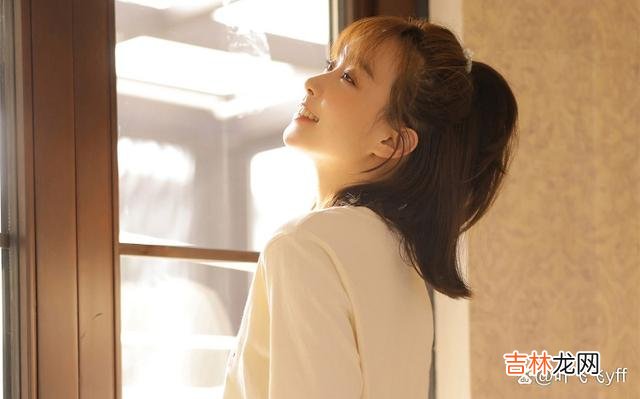女人拒绝异性的撩拨，一般会给对方发两个字
