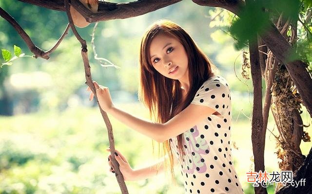 有人说:“如果一个女人很矜持 和女人交往,她在这三件事情上对你主动,多半希望你来撩拨