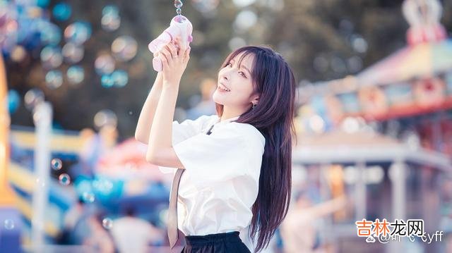 《古相思曲》里写：“只缘感君一回顾 女人暗恋你，通常会给你三个信号，男人收到一个都不要错过了