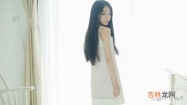 作家雨果说：“真爱的第一个征兆 女人有意跟你发展关系，一般会默许你这三个行为，男人一定要主动