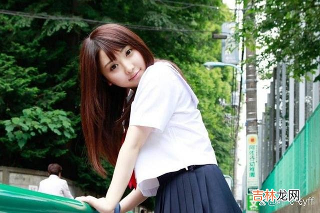 有人说：“中年女人的感情 中年女人动情了，最显著的暗示一般会有这三个