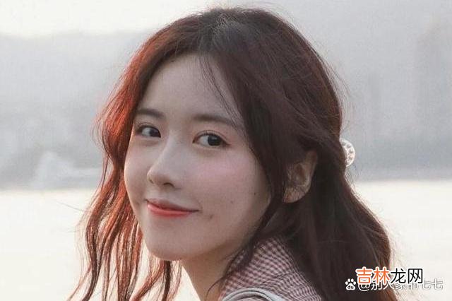 1/张小娴曾经写过这么一句话:爱情是一百年的孤独 男人怎么和你联系,就会怎么爱你,因为细节决定爱