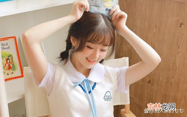 1/张小娴曾经写过这么一句话:爱情是一百年的孤独 男人怎么和你联系,就会怎么爱你,因为细节决定爱