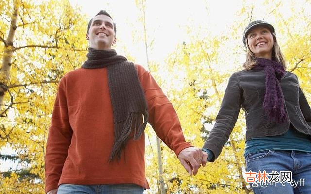 女人到了中年以后 她若是对你动了真情，必定会给你强烈的信号，让你察觉