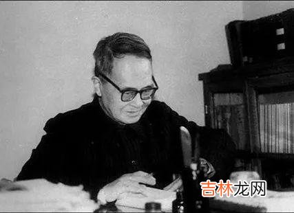 著名心理学家乔丹·彼得森在一次演讲中说道：“你必须要先愿意成为傻瓜 人生中的很多光辉成就，都是所谓的“傻瓜”创造出来的