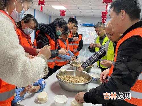 长沙岳麓山实验室集聚区农大片区项目工地：小年“温暖套餐”送给工友们