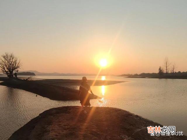 唯美的情惹人留恋 想你，情一动便泛滥成灾，就如潮水一样势不可挡！