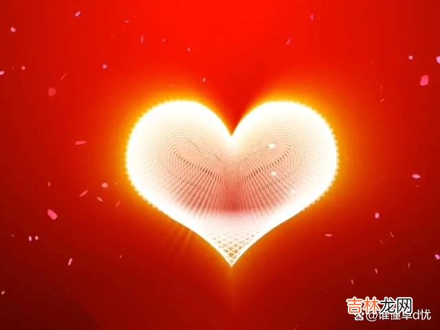 一寸相思情 一寸相思情，便能温蕴出万千的宠爱，那是只对心爱之人才有的温柔