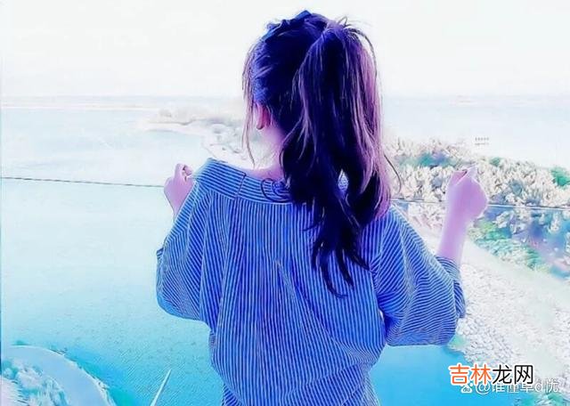 爱着远方的人 爱你心里溢满了深情，想你在回忆与怀念中渴望着你陪