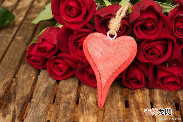 风儿自远方吹来 爱是惊鸿一场，念是地老天荒，今生无缘夫妻，但我永远爱你