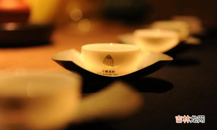 人到中年 事实上，最常见的一种好活法就是：知足常乐