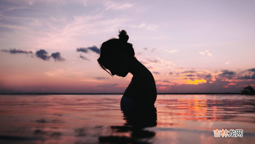 人活着就想要轻松点 在劳碌命的女人身上,一般有三种特征,很容易看出来