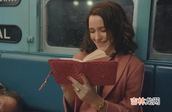 作家亦舒说过这样一句话：“无论如何 人，越爱自己，越有人爱，原因很简单