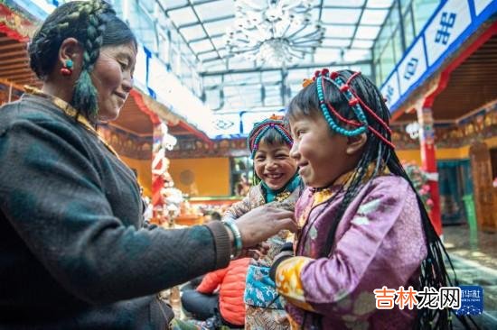 一位翻身农奴的四世同堂幸福年