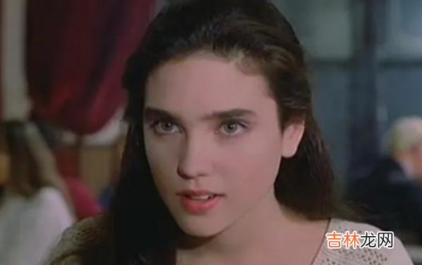 比美貌更动人的 一个人综合特点的显现，懂得掌握培养气质的人，才能越活越有气质