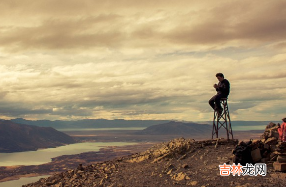 很同意《云中歌》里的一段话：“我以前觉得只要我对人好 这样和你来往的人，其实就是对方瞧不起你才有的样子