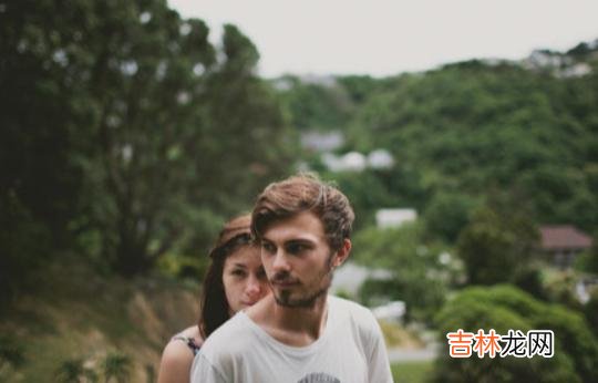 比起能言善辩 懂得保持沉默的人，会更有魅力，原因很简单