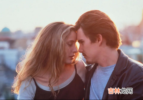 不会分手的恋爱，不一定是爱得多深，但一定会共同进退