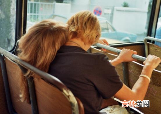 爱上一个人 你早晚会懂得，一见钟情，是要看人的