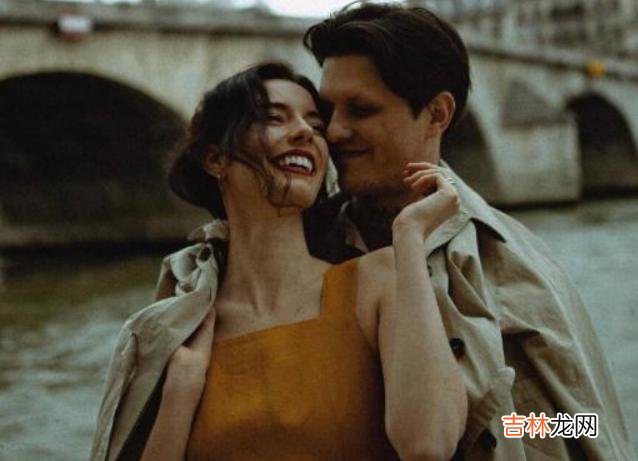 感情里 你身上有“光”了,才会有人不遗余力地奔向你,原因很简单