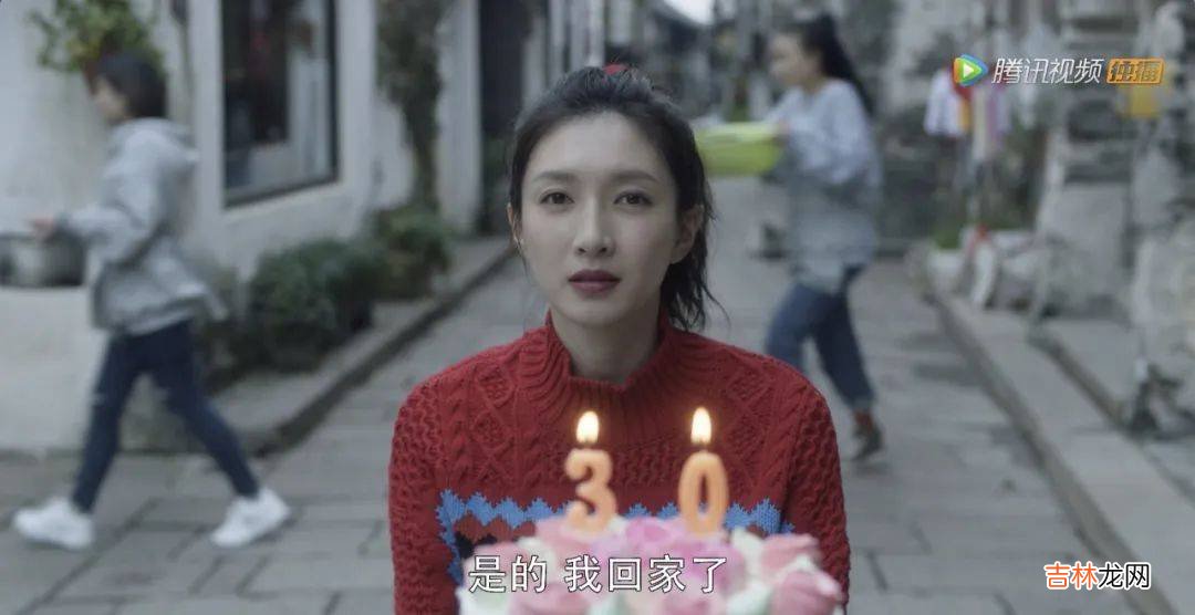 这一批回老家上岸的95后，活成了打工人眼红的“大小姐”