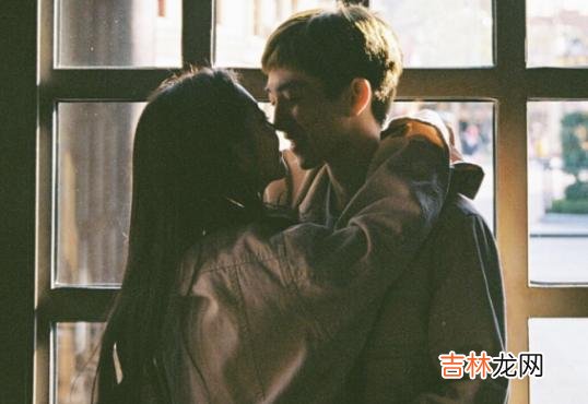 01.张爱玲说:“当男人对女人说对不起的时候 那些能够长久的爱情,往往都是因为这一点