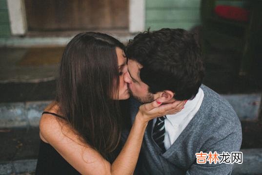 不管什么时候，不管对方什么套路，记住了，别和现任聊前任