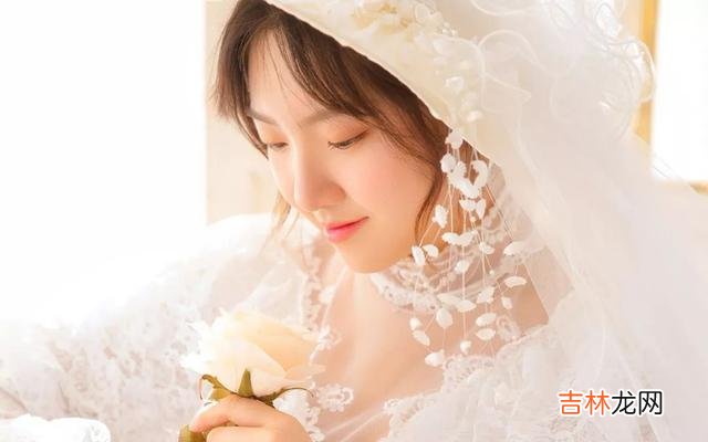 很多兄弟总是会来私信跟我说：揪揪 我喜欢一位女生，追了好久，为什么她就是看不到我的真心呢？