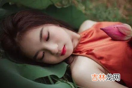 在现实生活中 跟大家分享6个聊天话题，为你们的关系升温再添一把火！