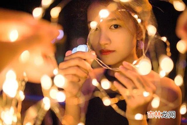 众所周知 跟女生聊天的时候，话题延伸源源不断，让她与你聊不停！