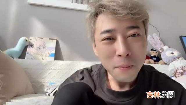 俗话说得好打是亲骂是爱 钱小佳控诉野蛮“女友”：这个女人天天给我大嘴巴子