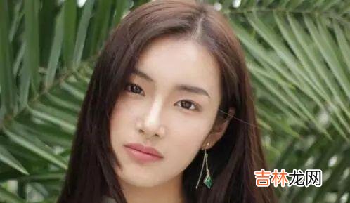 如果你刚认识了一个女生 刚认识女生不回微信，是不是在暗示你放弃？