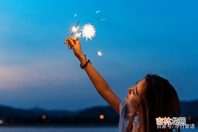 感情中 男人对你动心后，会着急的事，女人别理解错了