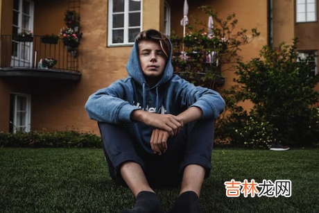 青少年心理咨询：因病休学，复学前夕焦虑不安，该怎么办？