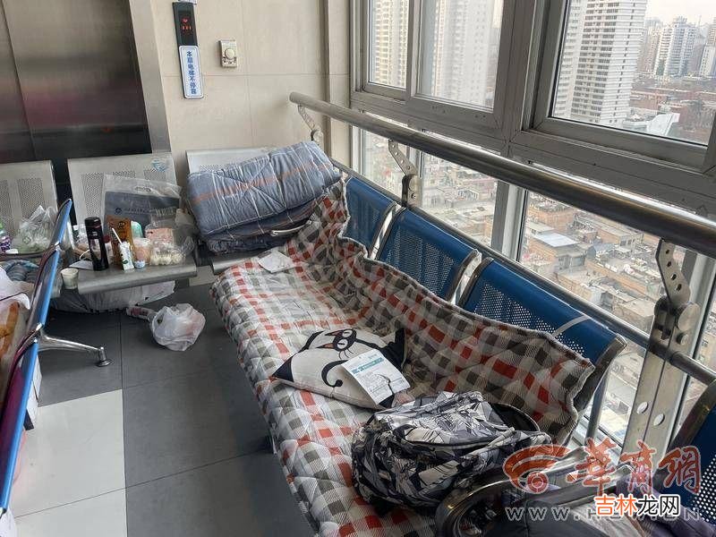 本文转自：华商网23岁的兰州大学生胡伟因尿毒症来西安求医 大二学生尿毒症复发西安求医无钱医治 希望得到好心人的帮助