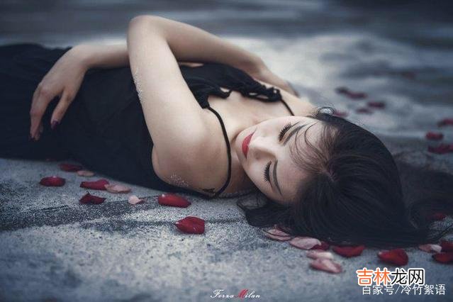 有人说 想让男人把你放在心上，别太主动，女人要偶尔这么联系他