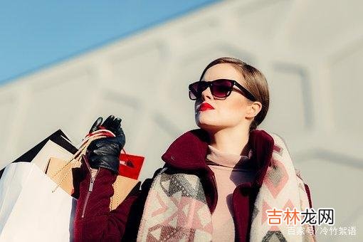 喜欢上一个人 对你有意，想你“泡”她的女人，才这样暗示你，男人别看不明白