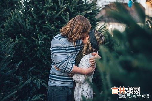 红颜知己游离于朋友之上、爱人之下 男人的红颜知己，对于另一半来说，无疑是一种潜在的危机