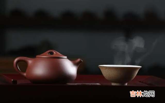 山下英子在《断舍离》一书中写道：“断舍离在行为上要先学会“舍” 如果你遇到的人并不在乎你，不妨就试着断联吧