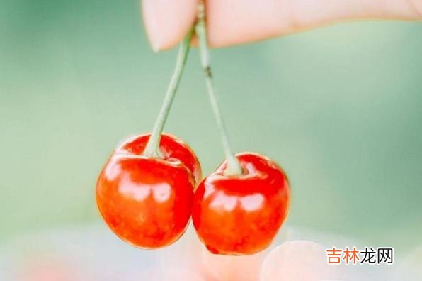 《重庆森林》里有一句话令我印象深刻：“今天他喜欢凤梨 若是你发现他有以下四种异常行为，那大概率就是了