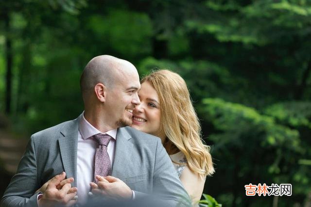 有人说一个男人到底爱不爱你 习惯用这三种方式来爱你的男人，说明你很廉价